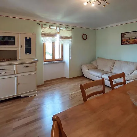 Apartment 2 Bedroom Lovely In Labin *